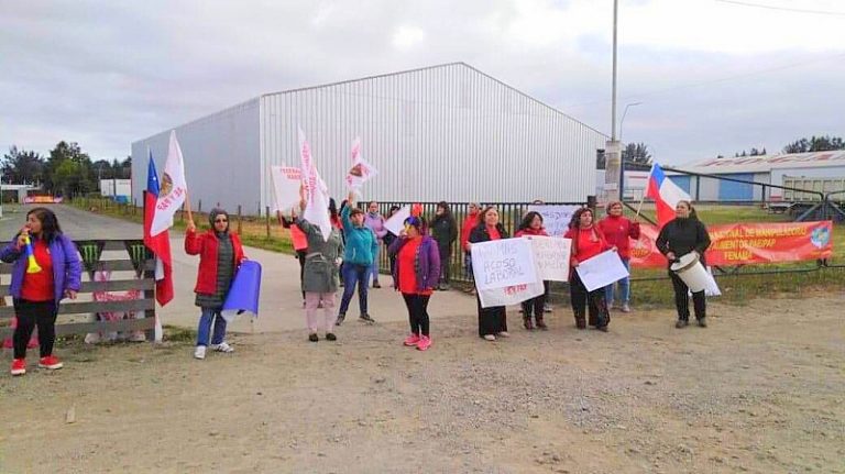 Manipuladoras de alimentos «Las Dalias» denuncian más de 30 despidos