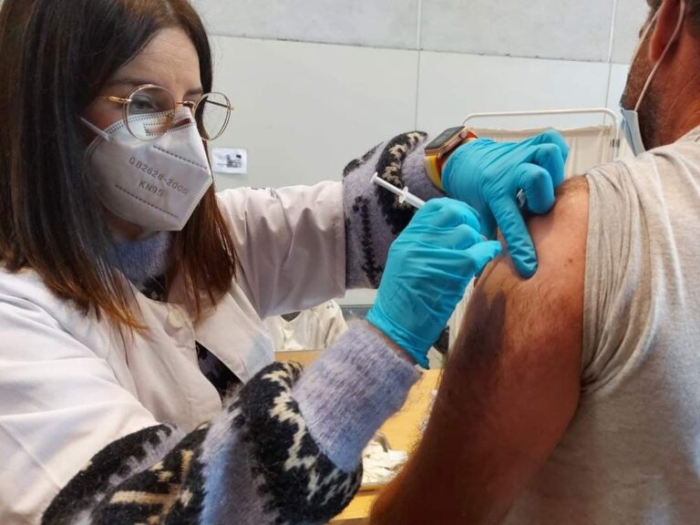 Última semana epidemiológica registra un 72% de casos Covid-19 asociados a brotes